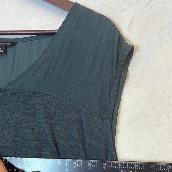 Banana Republic Green Relaxed Muscle Tee Sleeveless Small - Picture 3 of 7